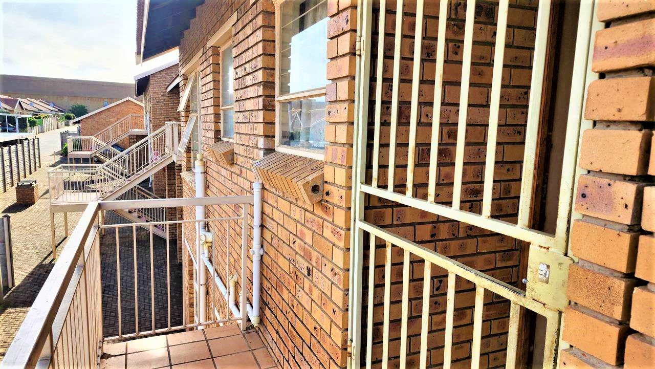 2 Bedroom Property for Sale in Fleurdal Free State